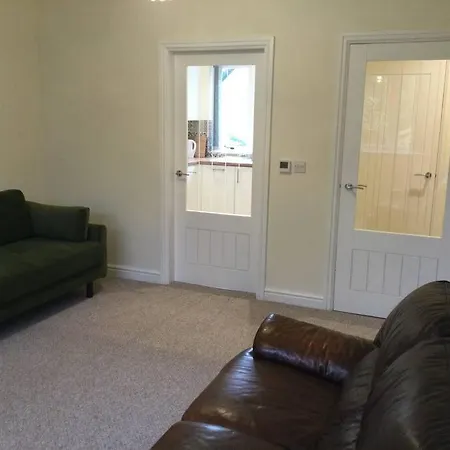 Churstonbnb, Private Flat Within Family Home, Bolton Lostock Exterior photo