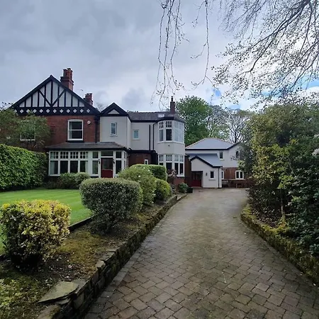 Churstonbnb, Private Flat Within Family Home, Bolton Lostock Exterior photo