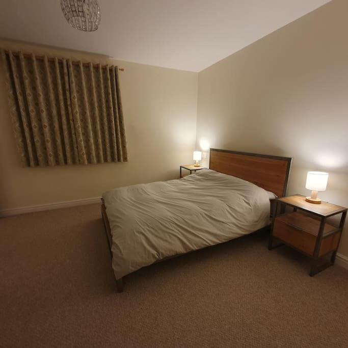 Churstonbnb, Private Flat Within Family Home, Bolton * Lostock